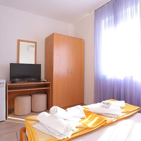 Double Room Tucepi 5263D المظهر الخارجي الصورة